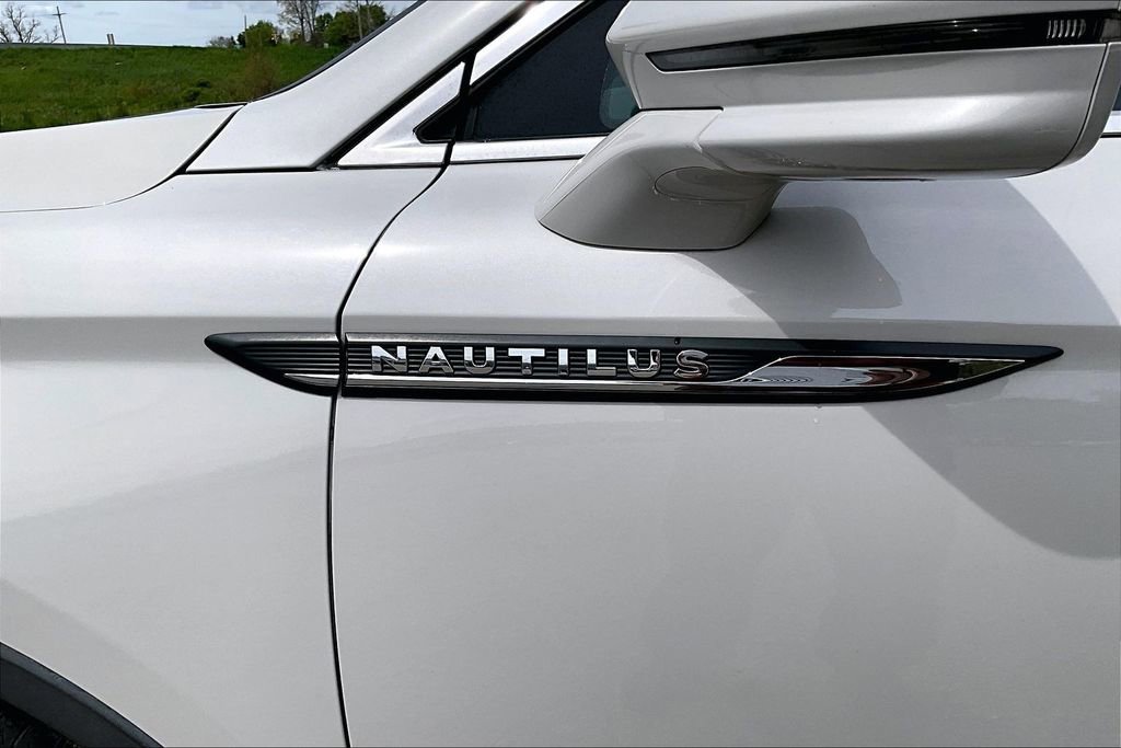 Used 2020 Lincoln Nautilus Reserve FWD image 8