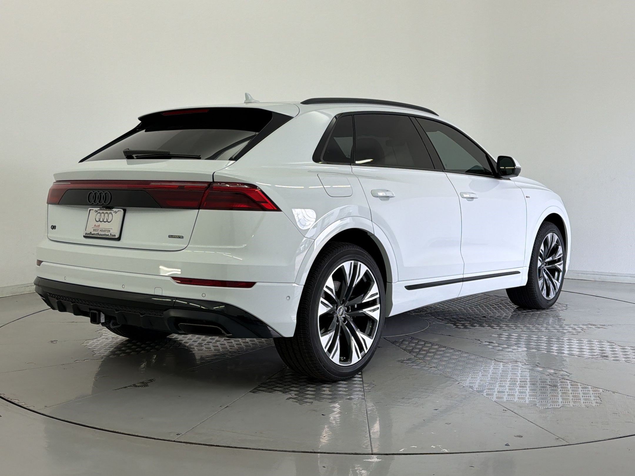 New 2026 Audi Q8 Premium Plus AWD/4WD image 9