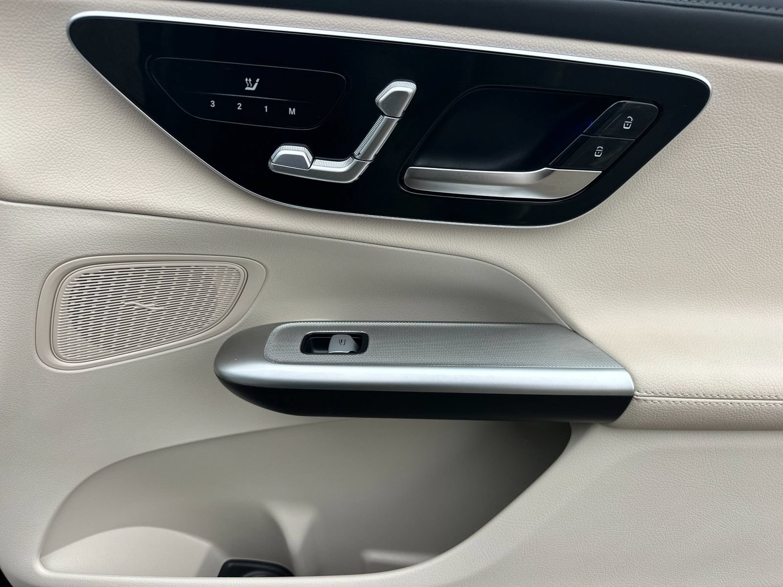 Certified 2023 Mercedes-Benz GLC 300 image 19