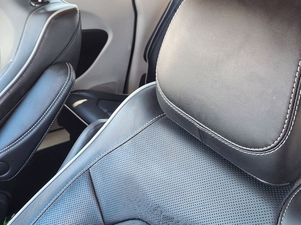 Used 2024 Chrysler Pacifica Limited image 15