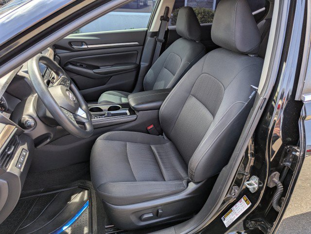 Used 2023 Nissan Altima 2.5 SV FWD image 12