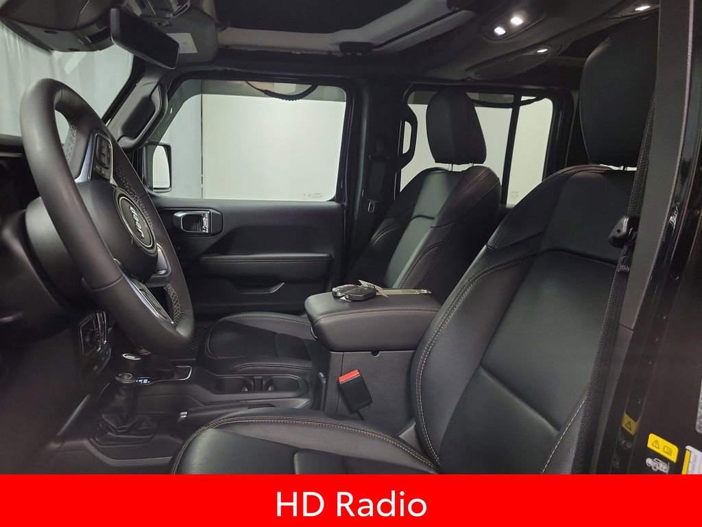 Used 2025 Jeep Wrangler Sahara AWD/4WD image 12