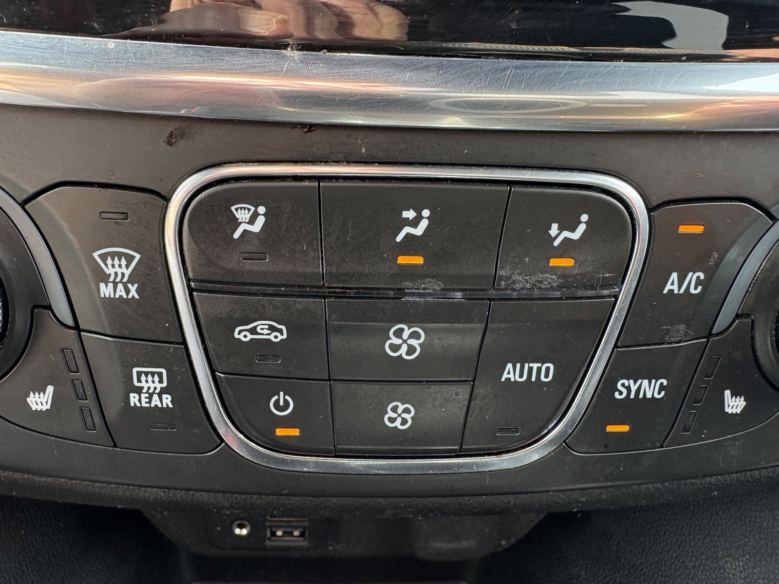 Used 2022 Chevrolet Traverse RS AWD/4WD image 23