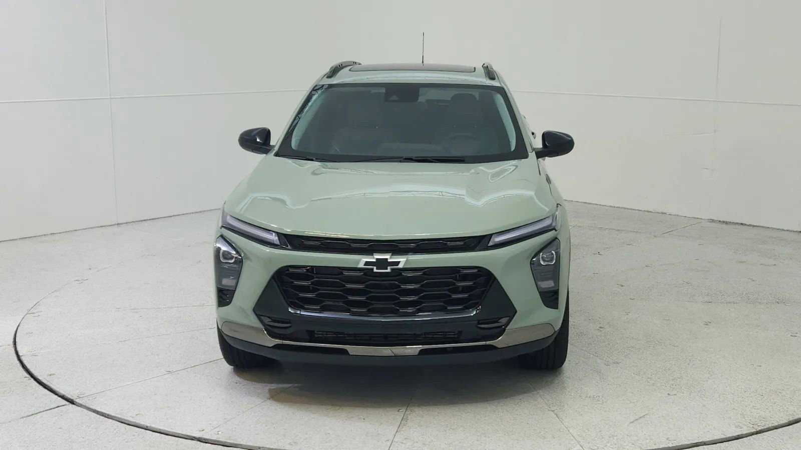 Used 2024 Chevrolet Trax ACTIV w/ Sunroof Package image 2