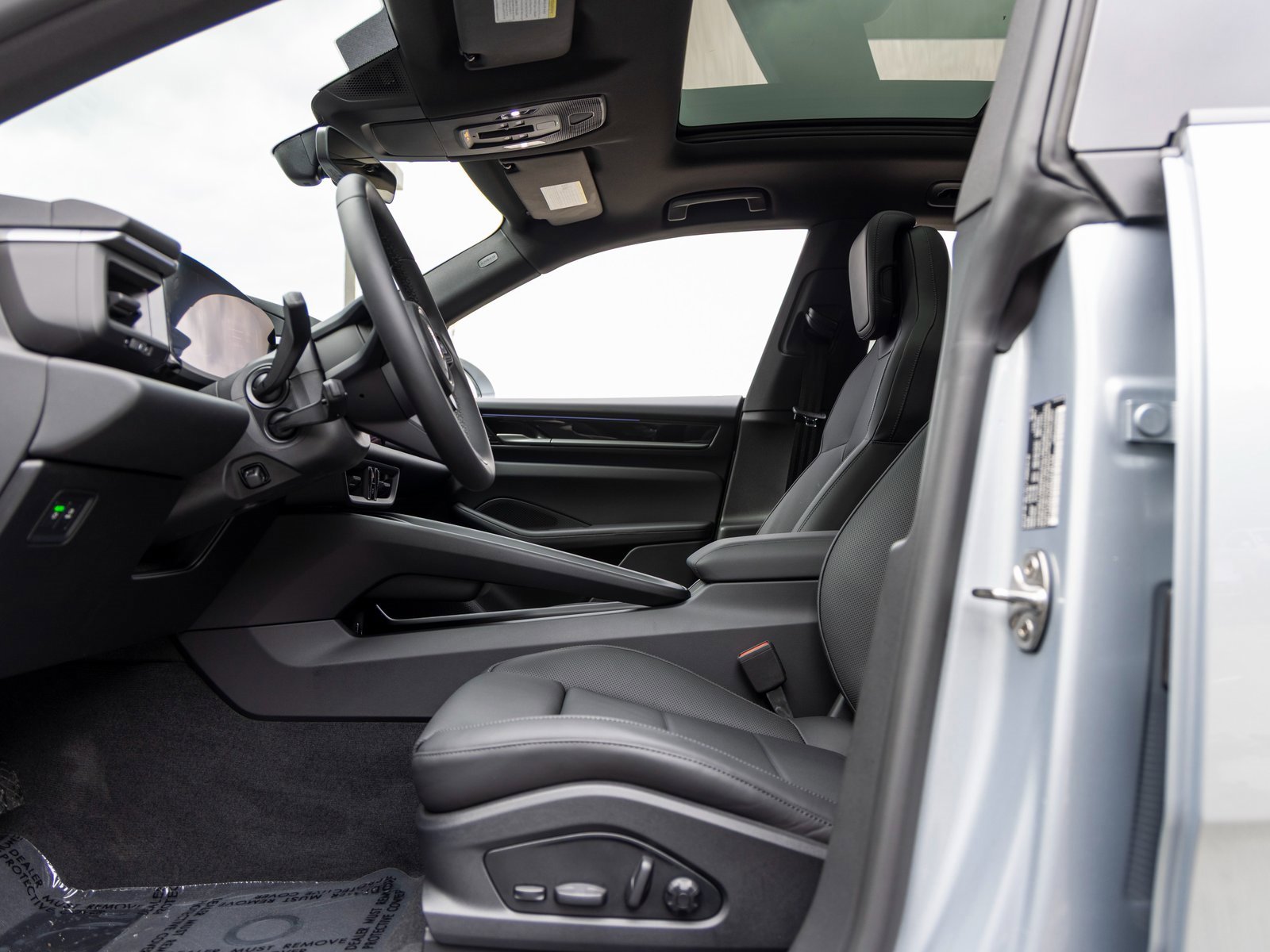 New 2025 Porsche Macan Electric image 27