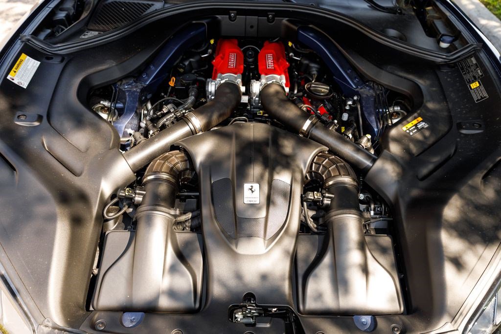 Used 2019 Ferrari Portofino RWD image 12