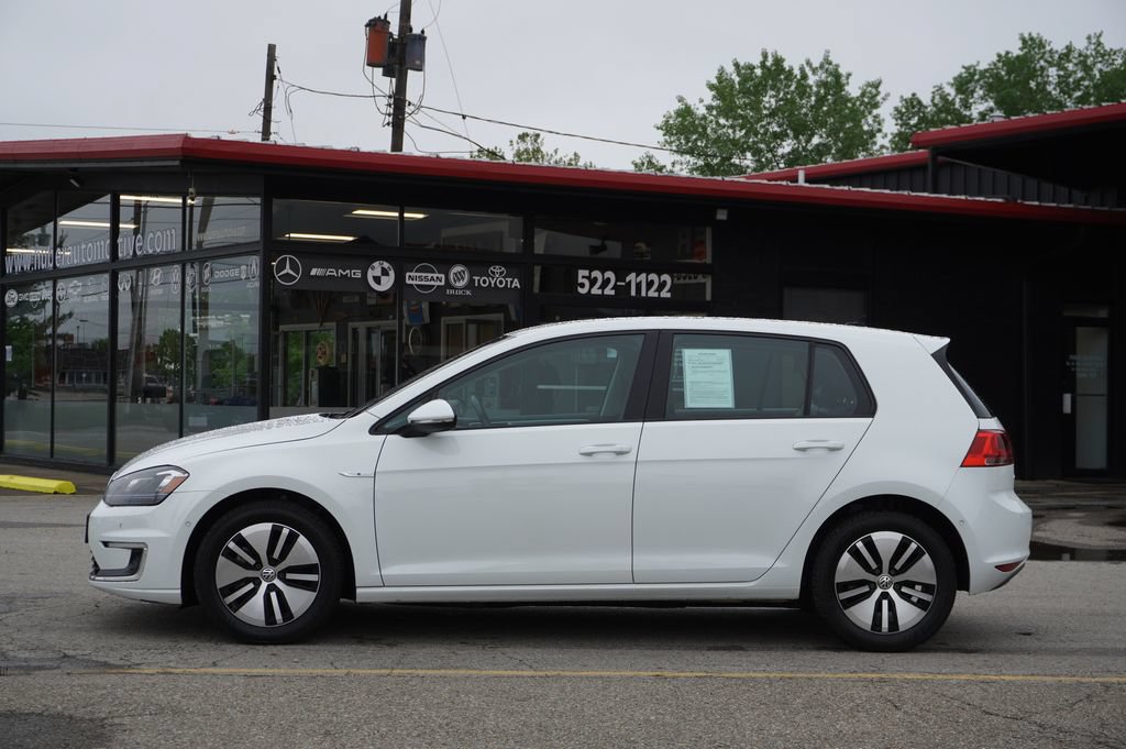Used 2016 Volkswagen e-Golf SEL Premium w/ Driver Assistance Package FWD image 4