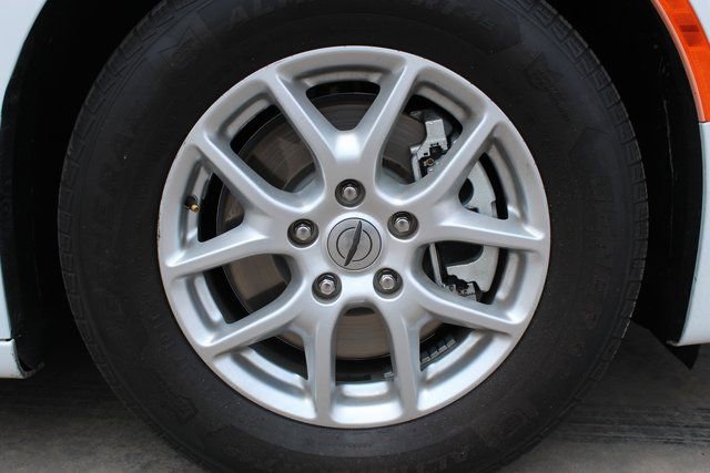 Used 2021 Chrysler Voyager LX image 20