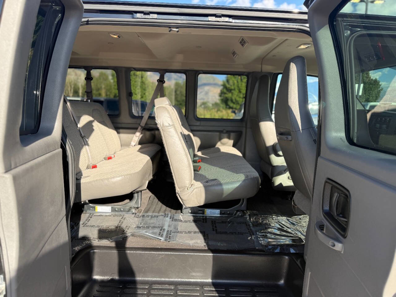 Used 2023 Chevrolet Express 3500 LS image 17