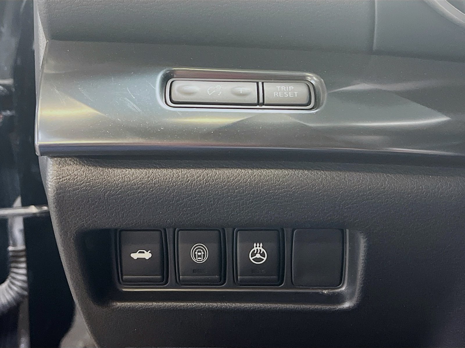 Used 2023 Nissan Maxima SR w/ Sport Mat Group FWD image 10