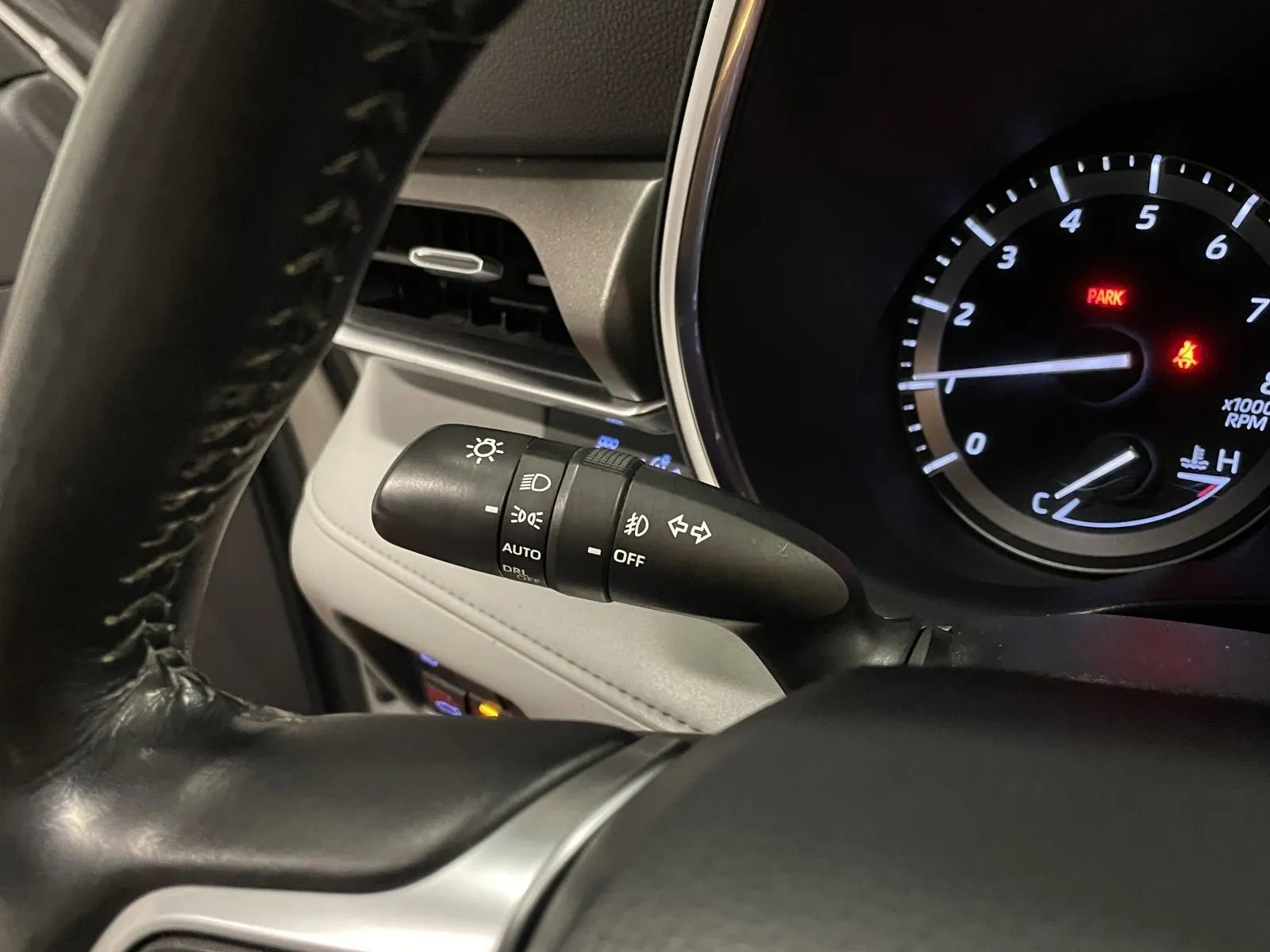 Used 2020 Toyota Highlander Limited image 24