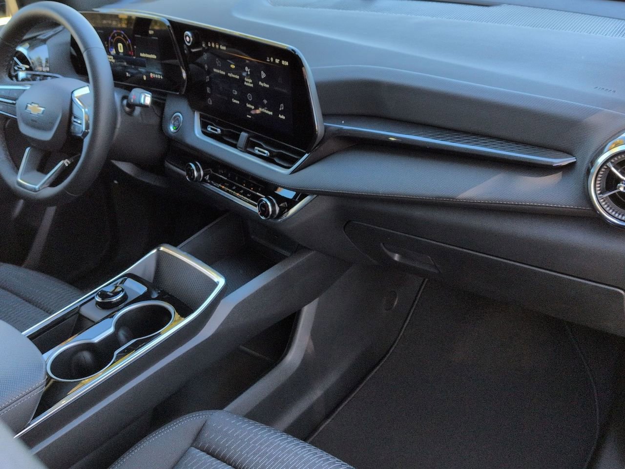 New 2026 Chevrolet Equinox LT image 24