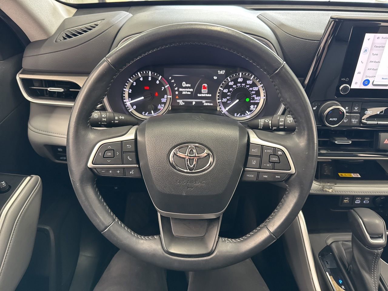 Used 2023 Toyota Highlander XLE image 20
