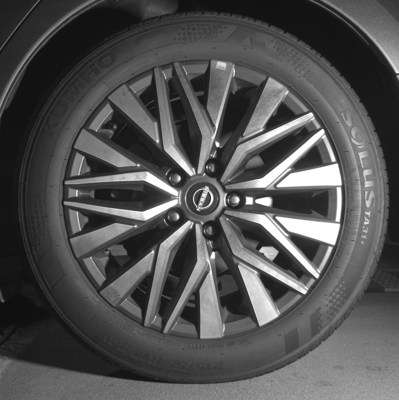 Used 2025 Nissan Altima 2.5 SV FWD image 14