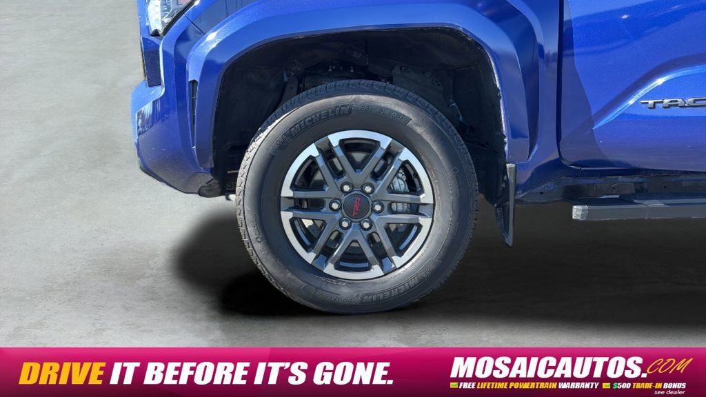Used 2024 Toyota Tacoma TRD Sport AWD/4WD image 33