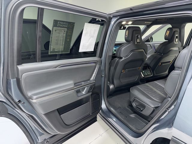 Used 2023 Rivian R1S Adventure AWD/4WD image 23