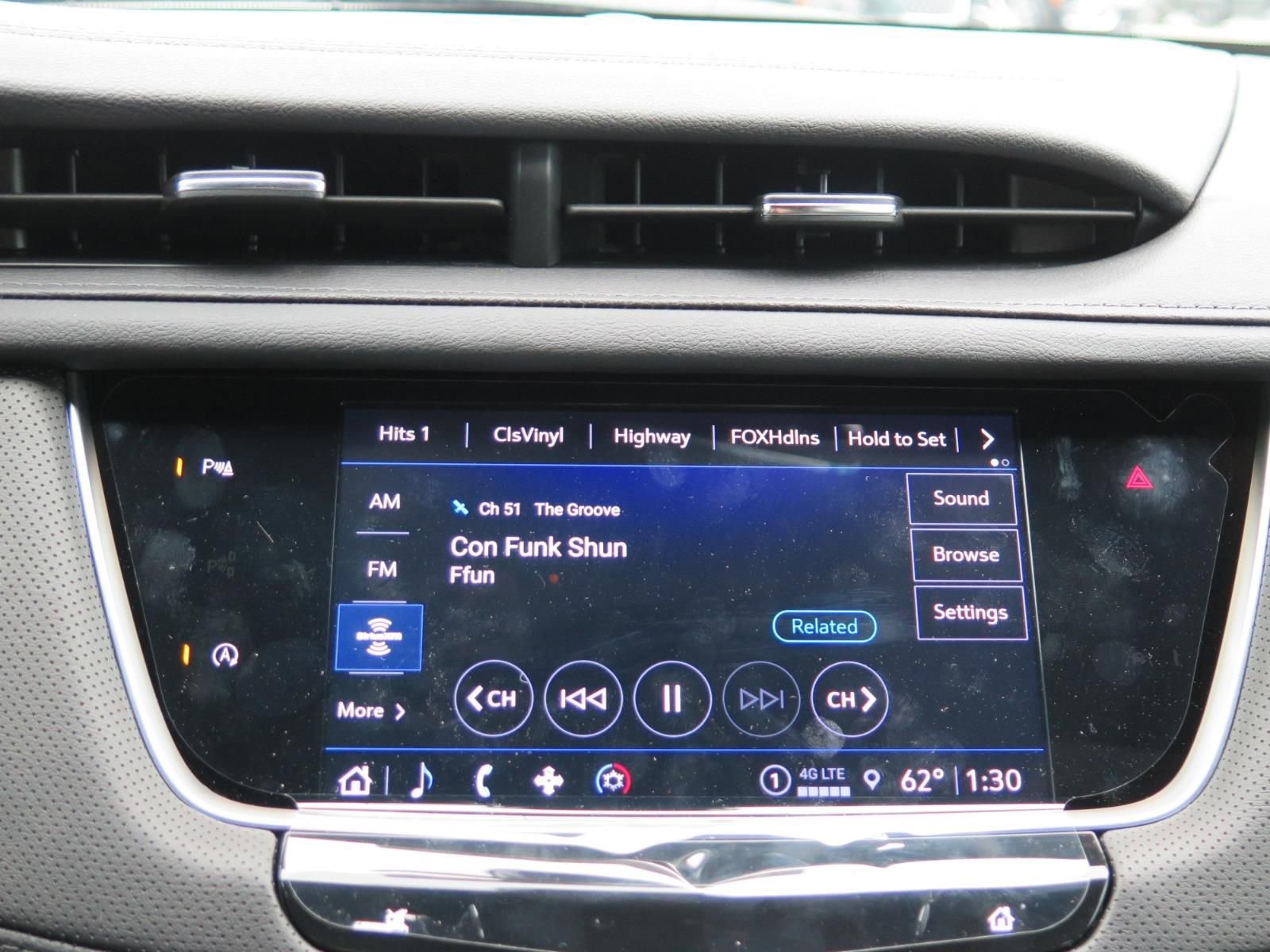 New 2026 Cadillac XT5 Luxury image 18