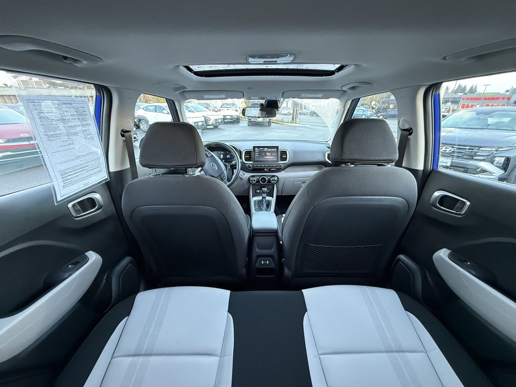 Used 2024 Hyundai Venue SEL image 11