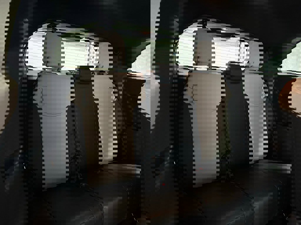 Used 2025 Toyota Sienna XSE image 61