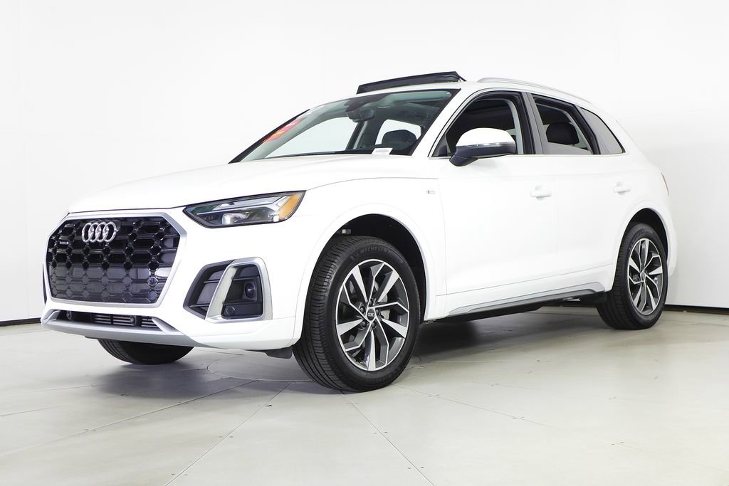 Used 2022 Audi Q5 2.0T Premium w/ Convenience Package image 2
