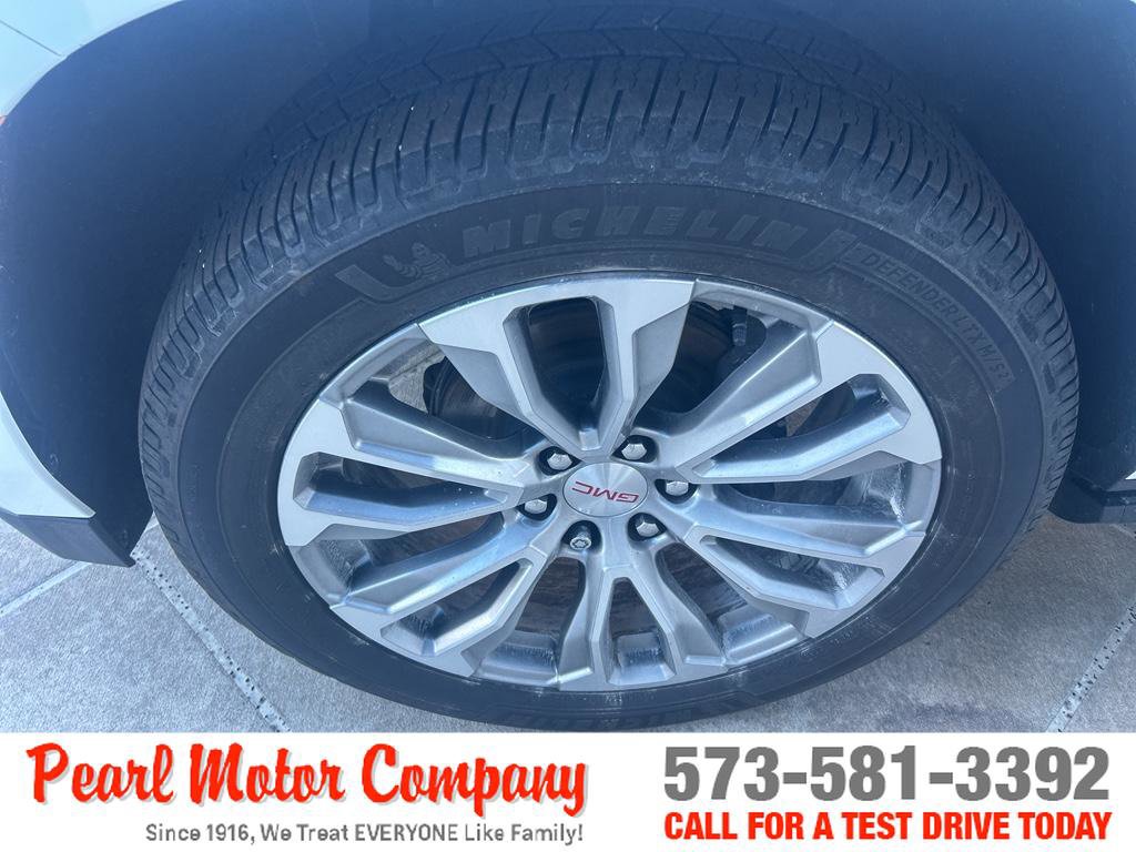 Certified 2021 GMC Yukon Denali w/ Denali Premium Package AWD/4WD image 9