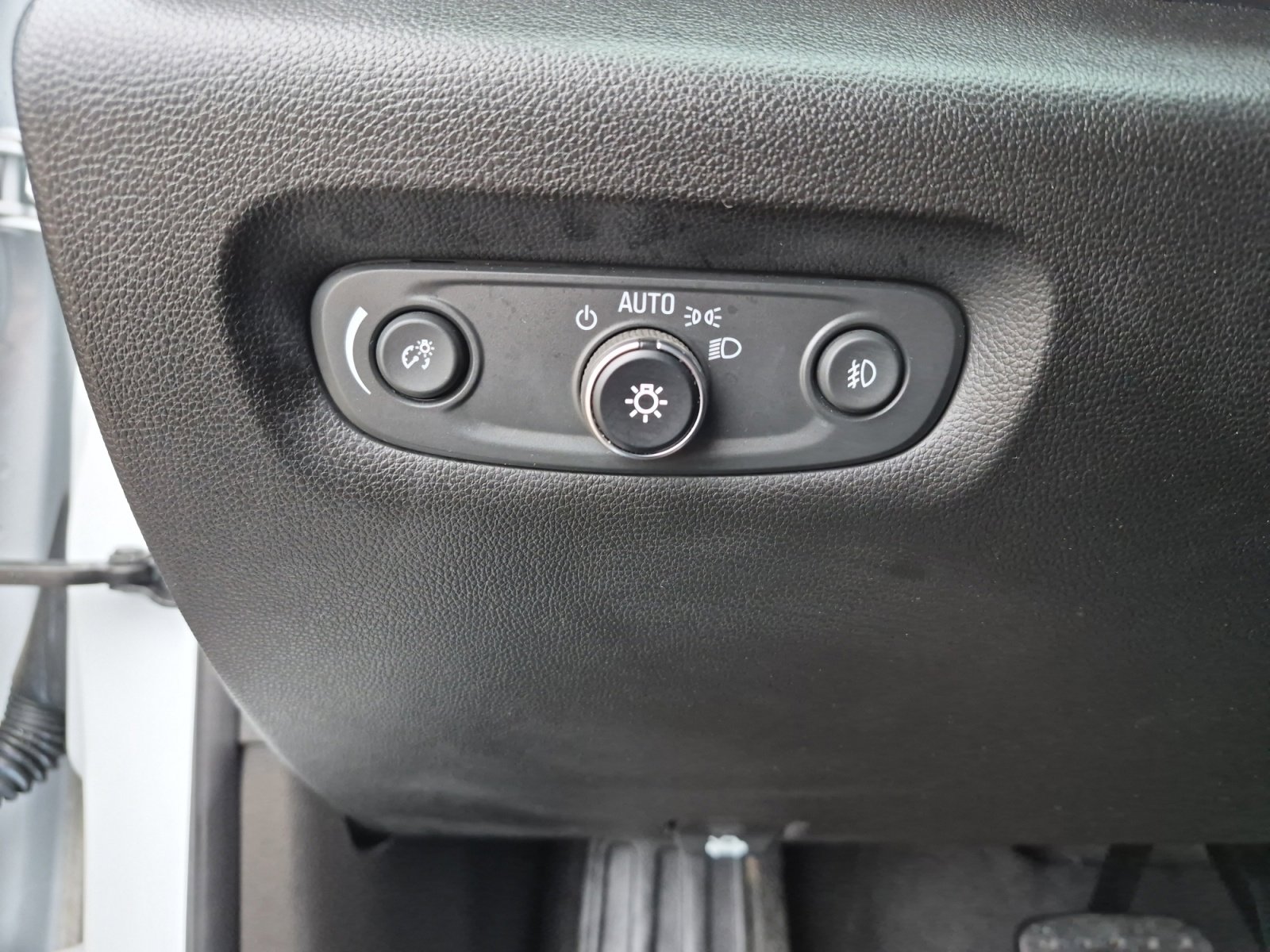 Used 2019 Chevrolet Traverse LT FWD image 27