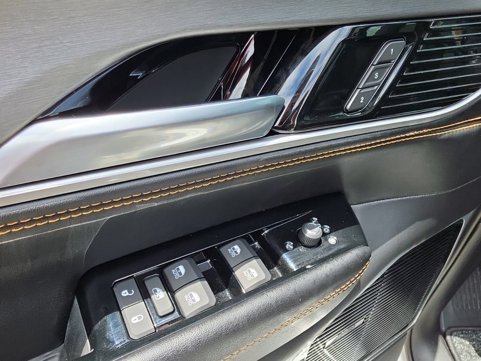 New 2026 Jeep Grand Wagoneer 4WD image 15