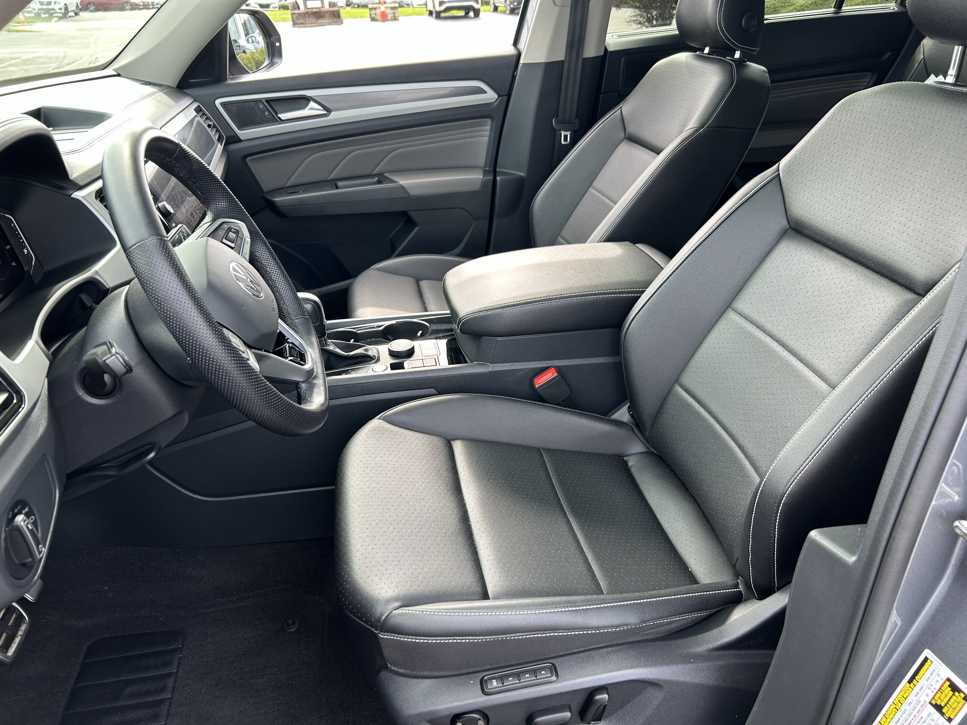 Certified 2023 Volkswagen Atlas SEL R-Line AWD/4WD image 23