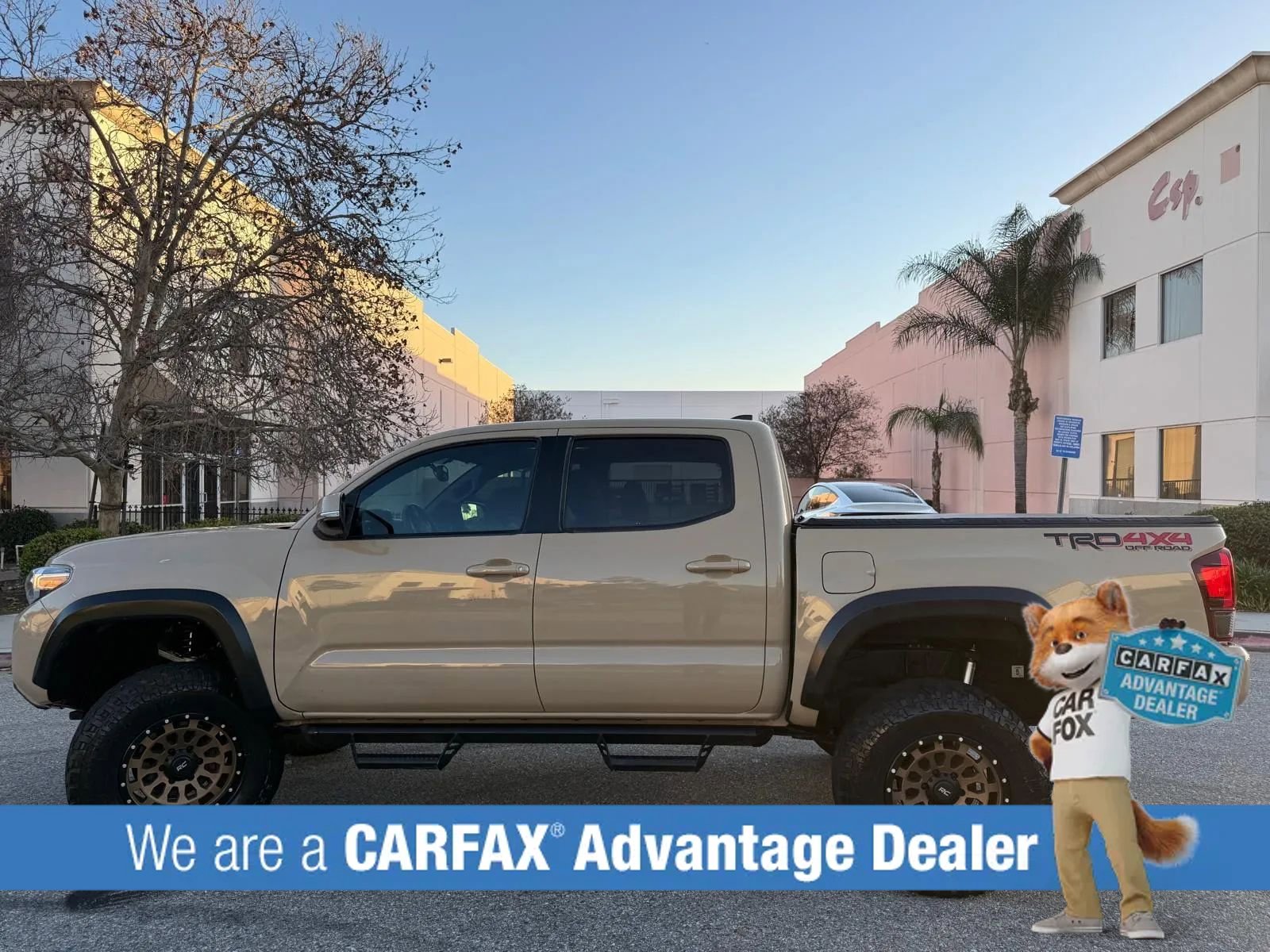 Used 2017 Toyota Tacoma TRD Off-Road w/ Premium & Technology Package image 7