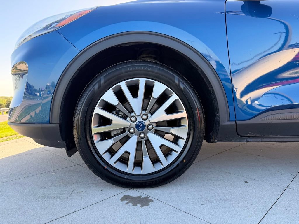 Used 2022 Ford Escape Titanium AWD/4WD image 13