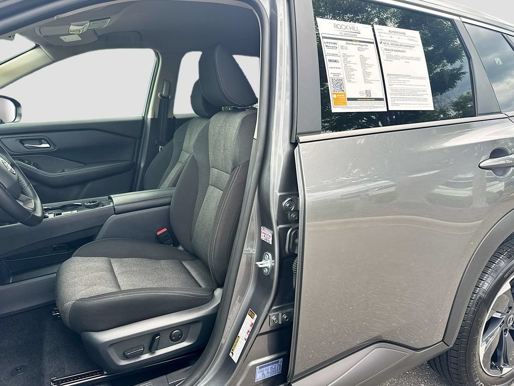 Certified 2025 Nissan Rogue SV AWD/4WD image 23