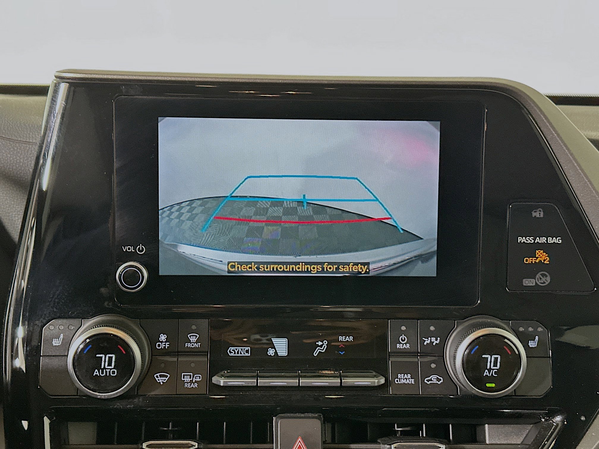 Used 2023 Toyota Highlander XLE FWD image 25