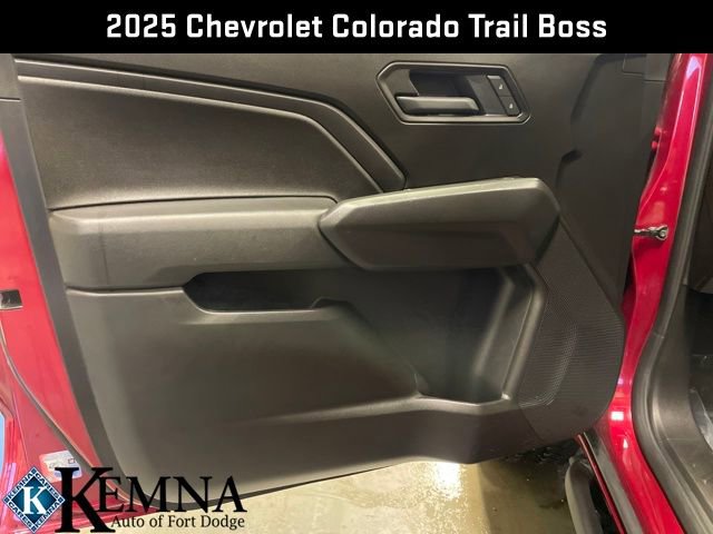 Used 2025 Chevrolet Colorado Trail Boss image 12