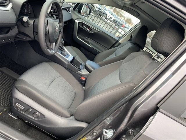 Used 2025 Toyota RAV4 XLE image 18
