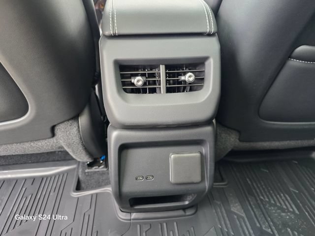 New 2025 Cadillac Optiq Sport 1 w/ LPO, Floor Liner Package AWD/4WD image 17