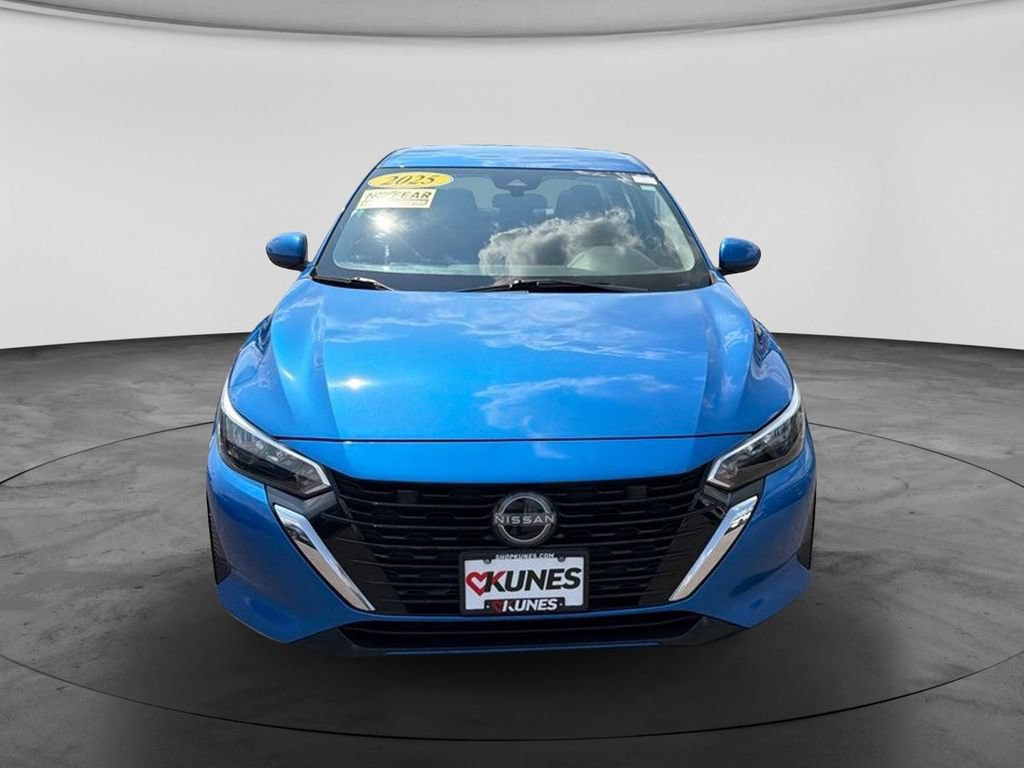 Used 2025 Nissan Sentra SV FWD image 3
