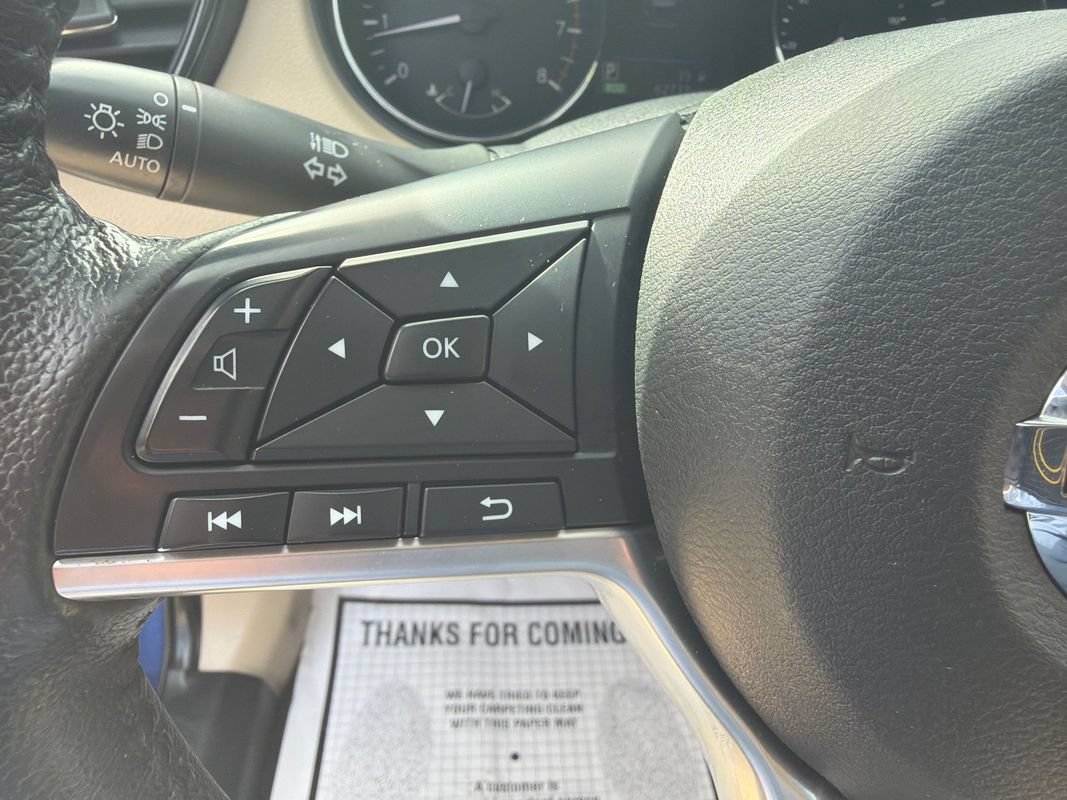 Used 2019 Nissan Rogue SV FWD image 9