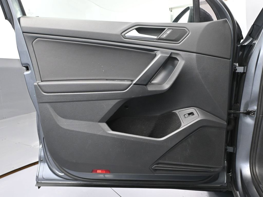 Used 2019 Volkswagen Tiguan SEL Premium R-Line image 18