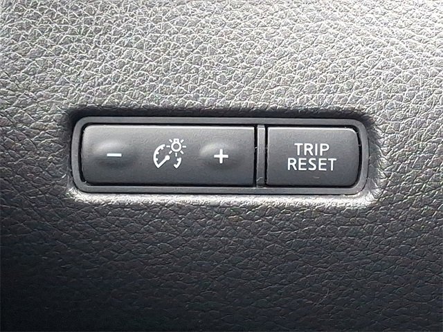 Used 2016 Nissan Rogue S image 24