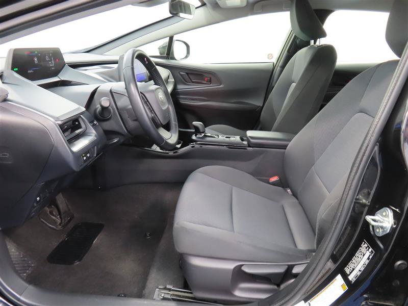 Used 2025 Toyota Prius LE FWD image 12