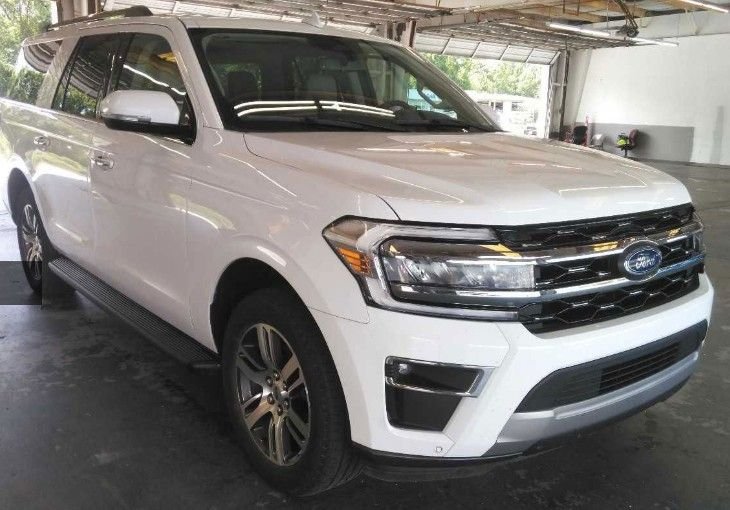 Used 2024 Ford Expedition Max Limited AWD/4WD image 3