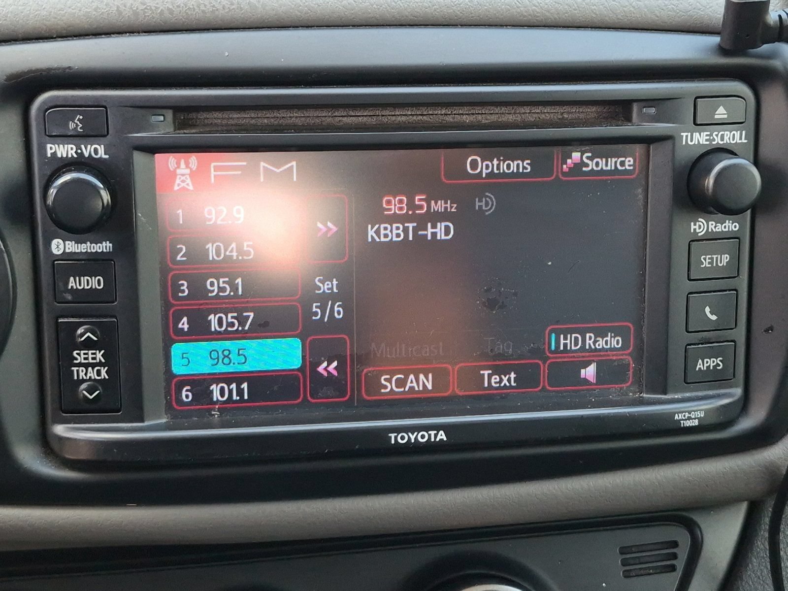 Used 2015 Toyota Yaris L FWD image 16