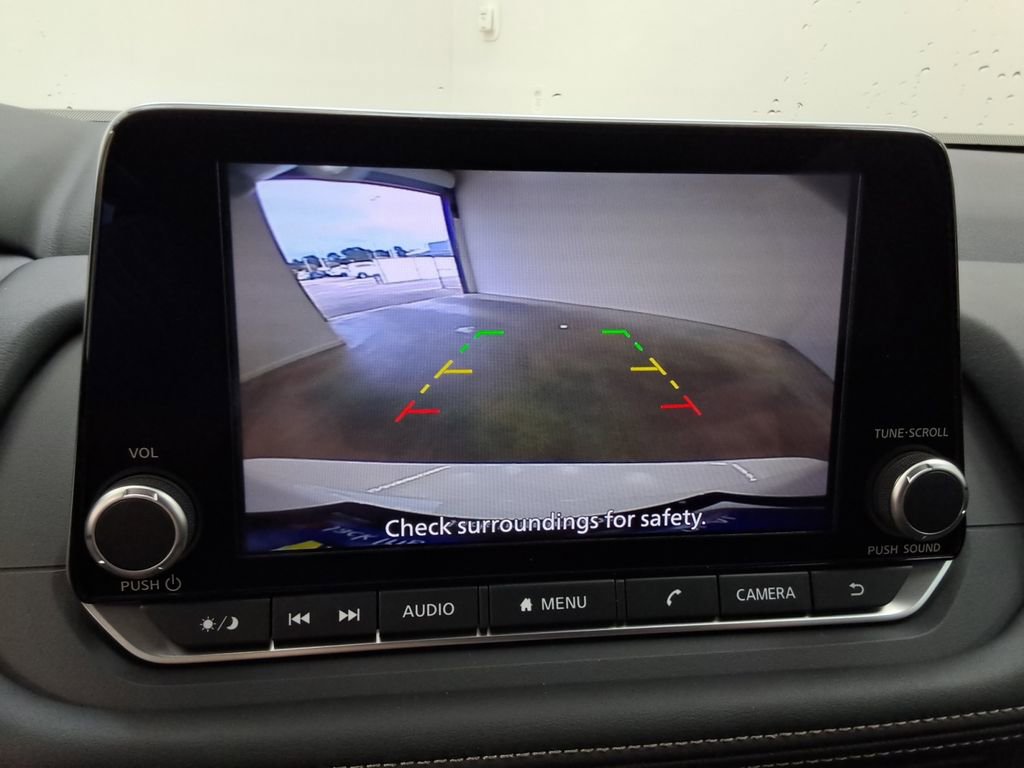 Used 2025 Nissan Rogue S image 22