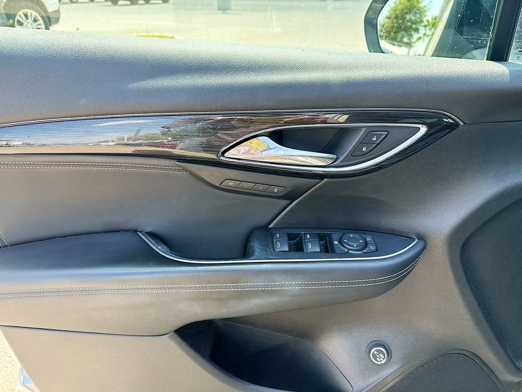 Used 2022 Buick Envision Essence w/ Sport Touring Package image 9