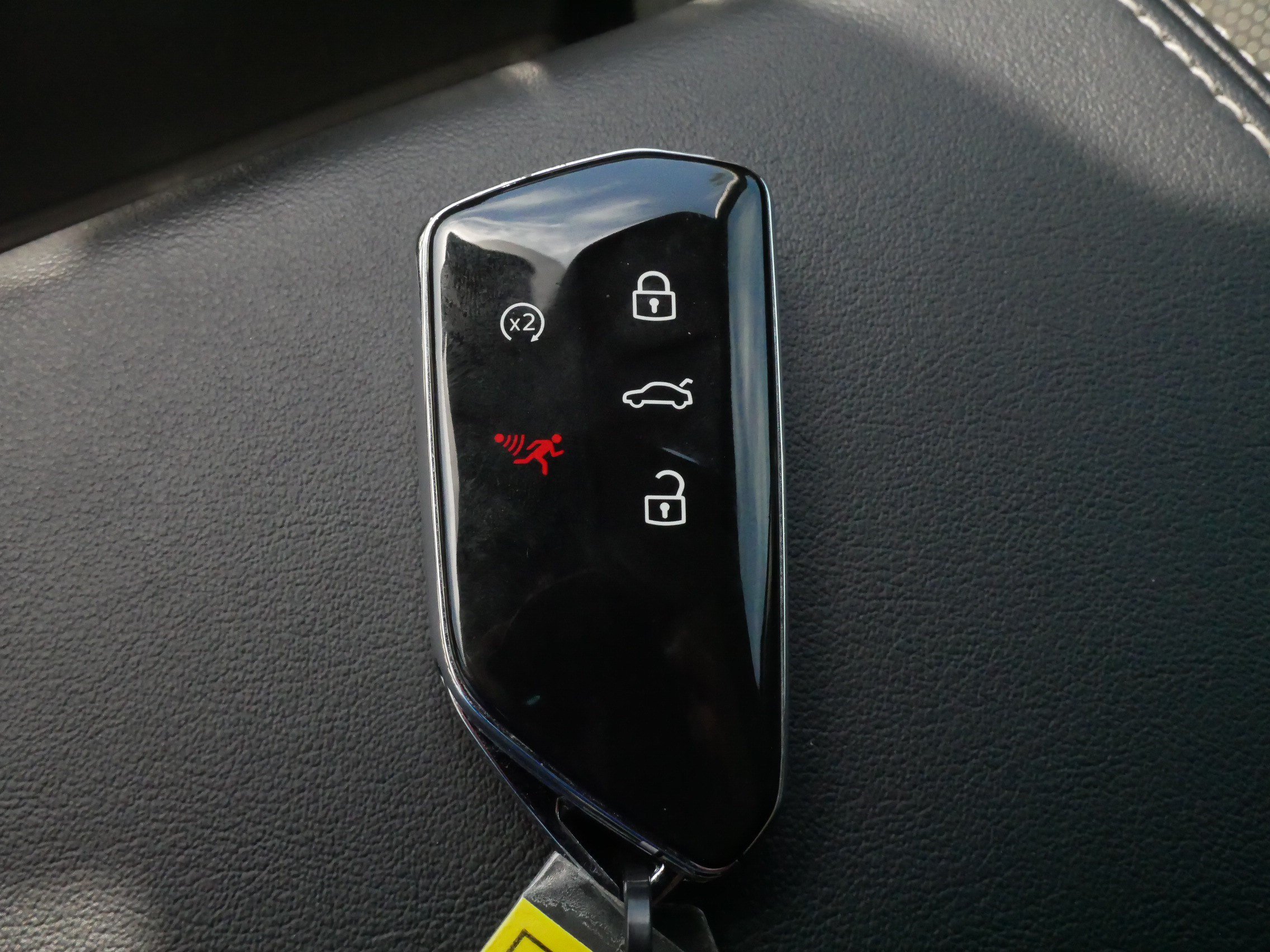 Used 2024 Volkswagen Atlas SEL Premium R-Line AWD/4WD image 32