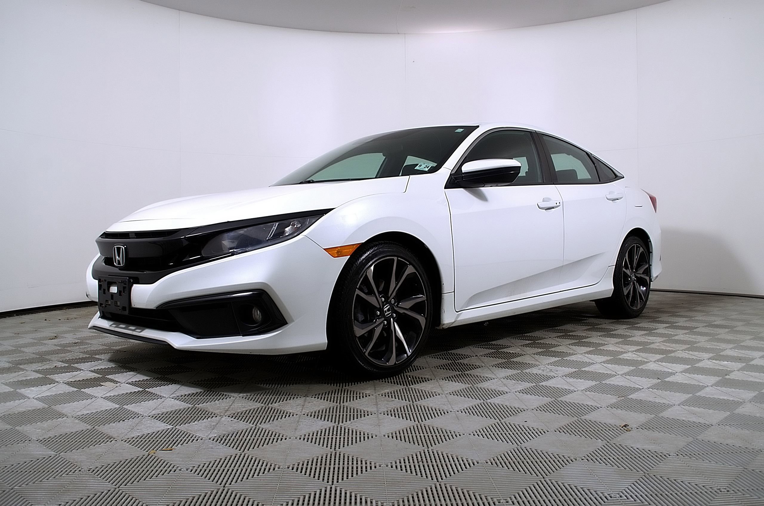Used 2019 Honda Civic Sport image 2