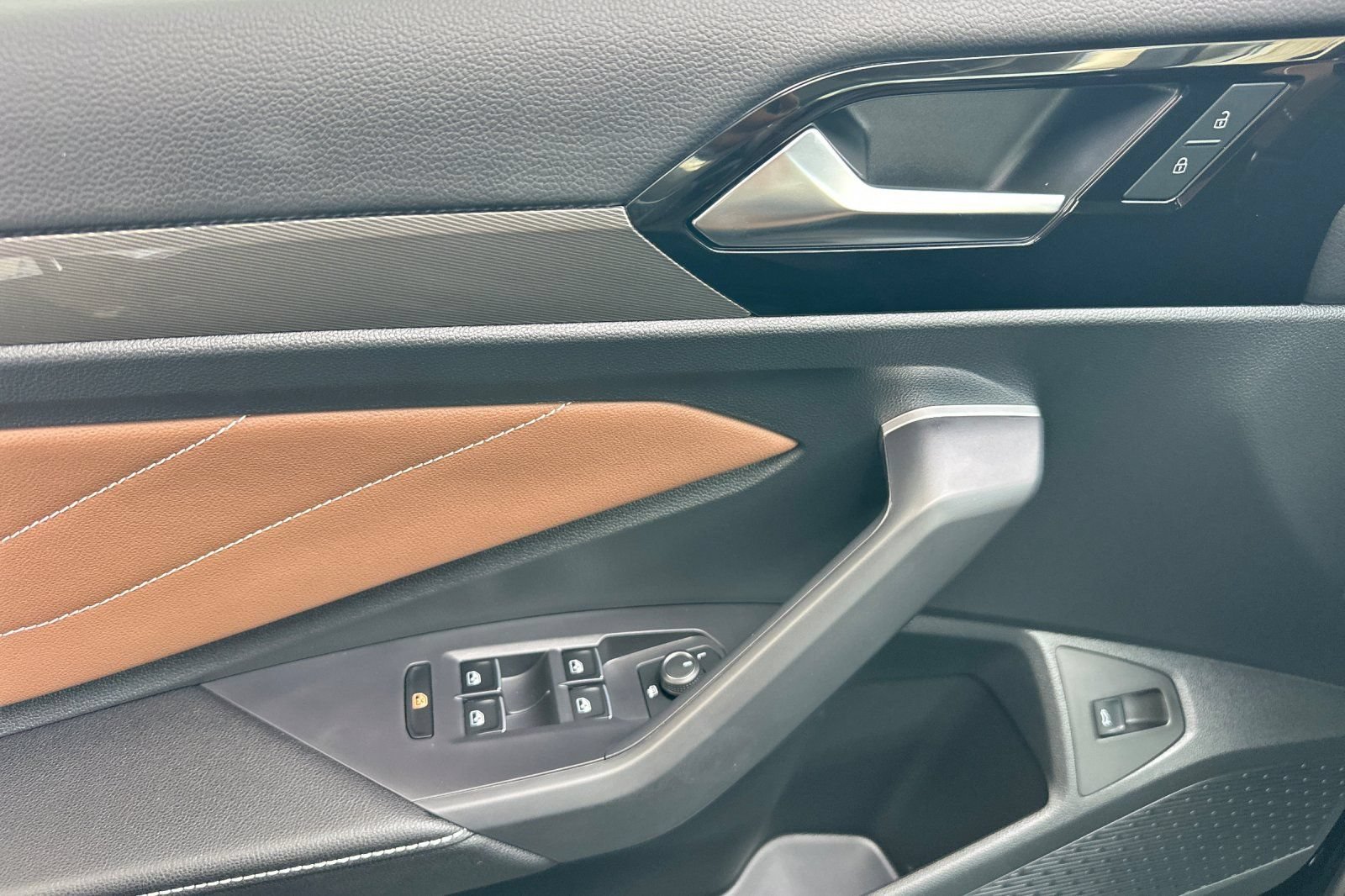 New 2026 Volkswagen Jetta SEL FWD image 9