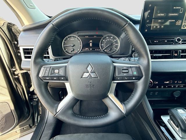 Used 2025 Mitsubishi Outlander SE FWD image 11