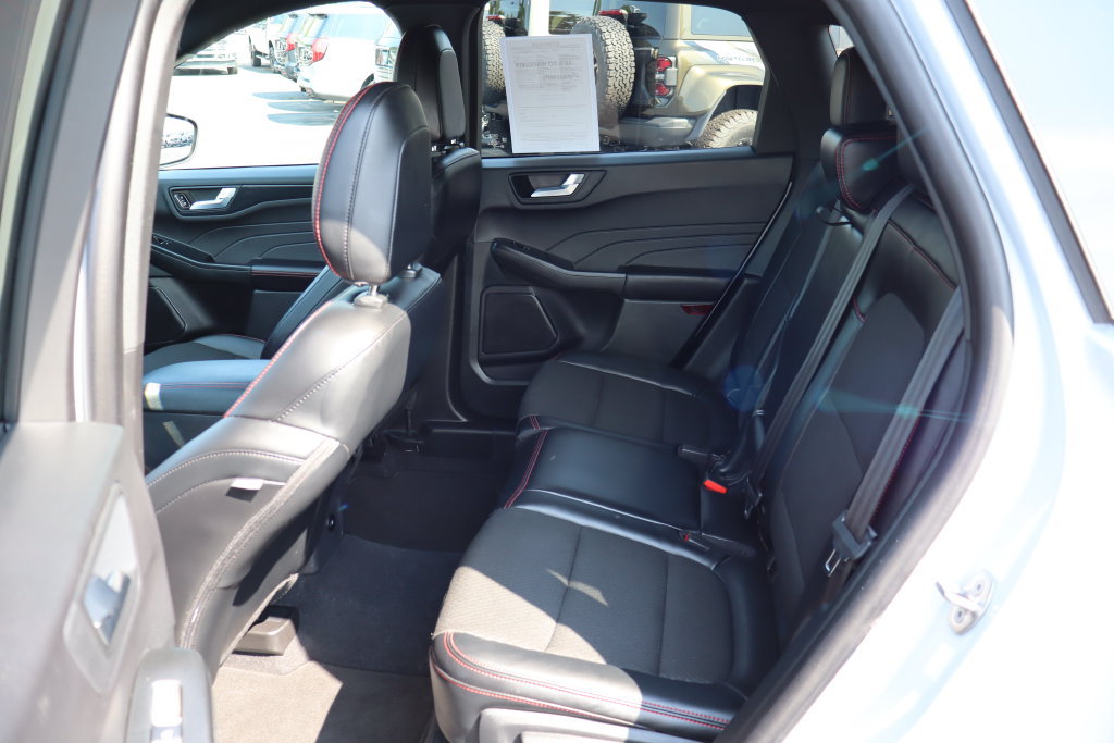 Used 2026 Ford Escape ST-Line FWD image 12