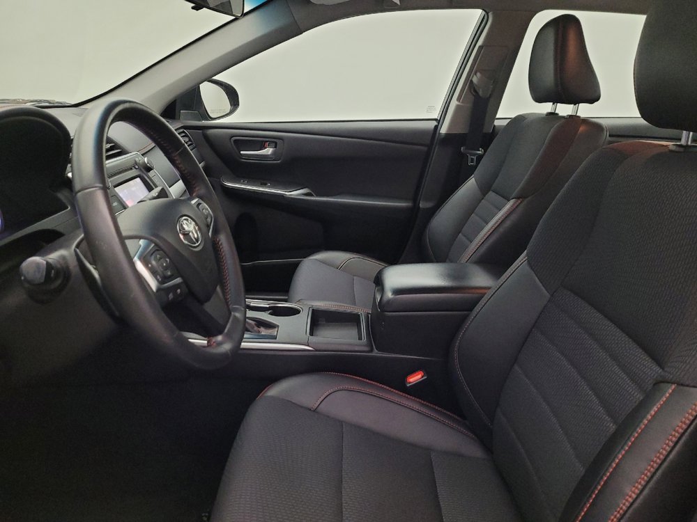 Used 2016 Toyota Camry SE image 17